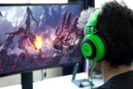 Razer Kraken Pro V2: Lightweight Aluminum Headband - Retractable Mic - in-Line Remote - Gaming Headset Works with PC, PS4, Xbox One, Switch, & Mobile Devices - Green - Image 3